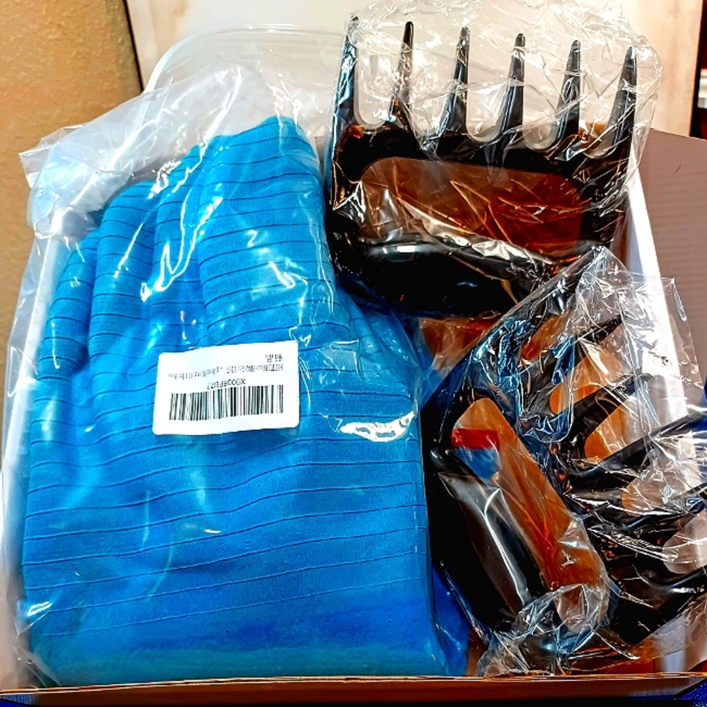 Grill Gloves with Claws Included